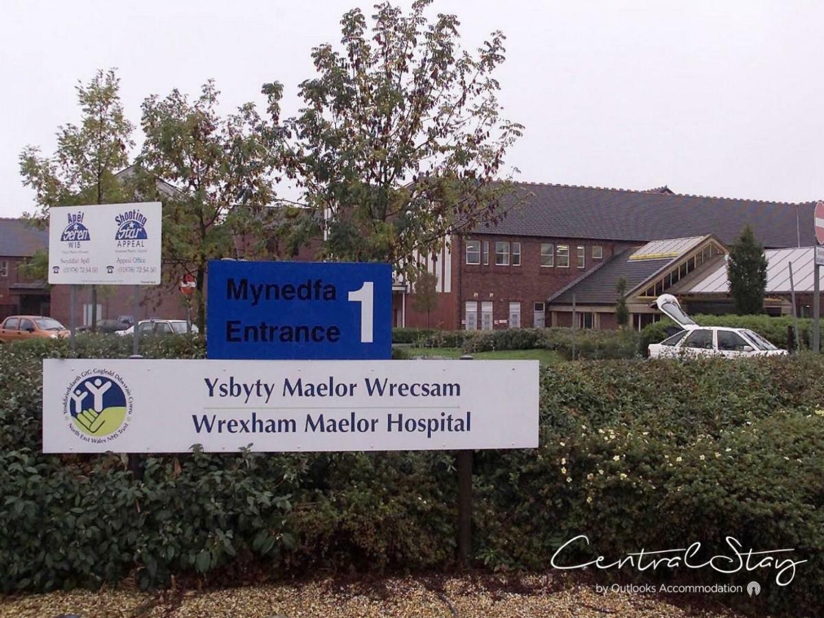 Wrexham Central Stay - Apartment Six Екстер'єр фото